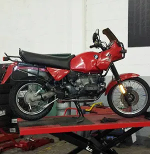 Cambio ruote per moto 